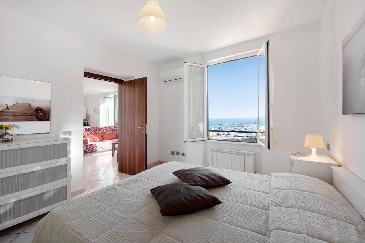 Trilocale In Villa Vista Mare Apt 3 瓦拉泽 外观 照片