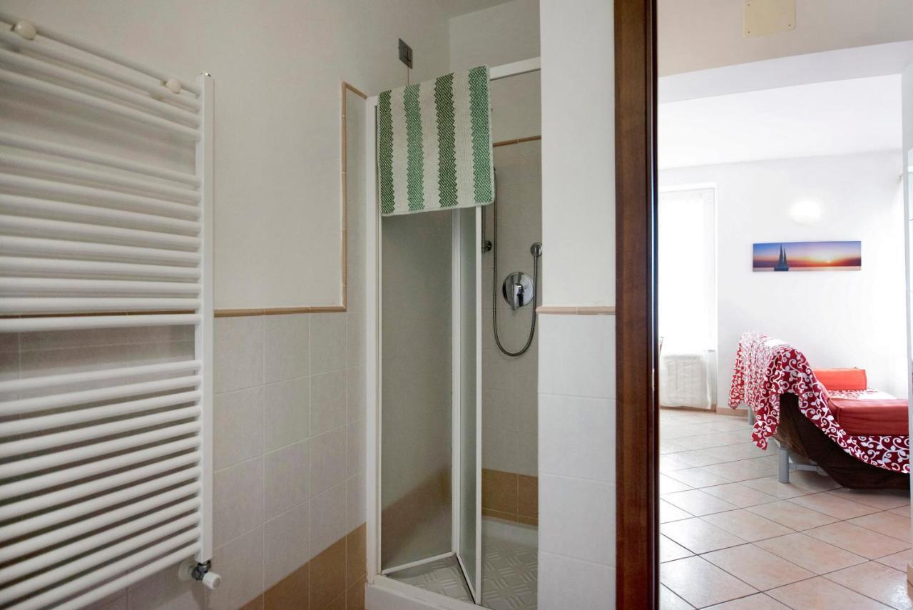 Trilocale In Villa Vista Mare Apt 3 瓦拉泽 外观 照片