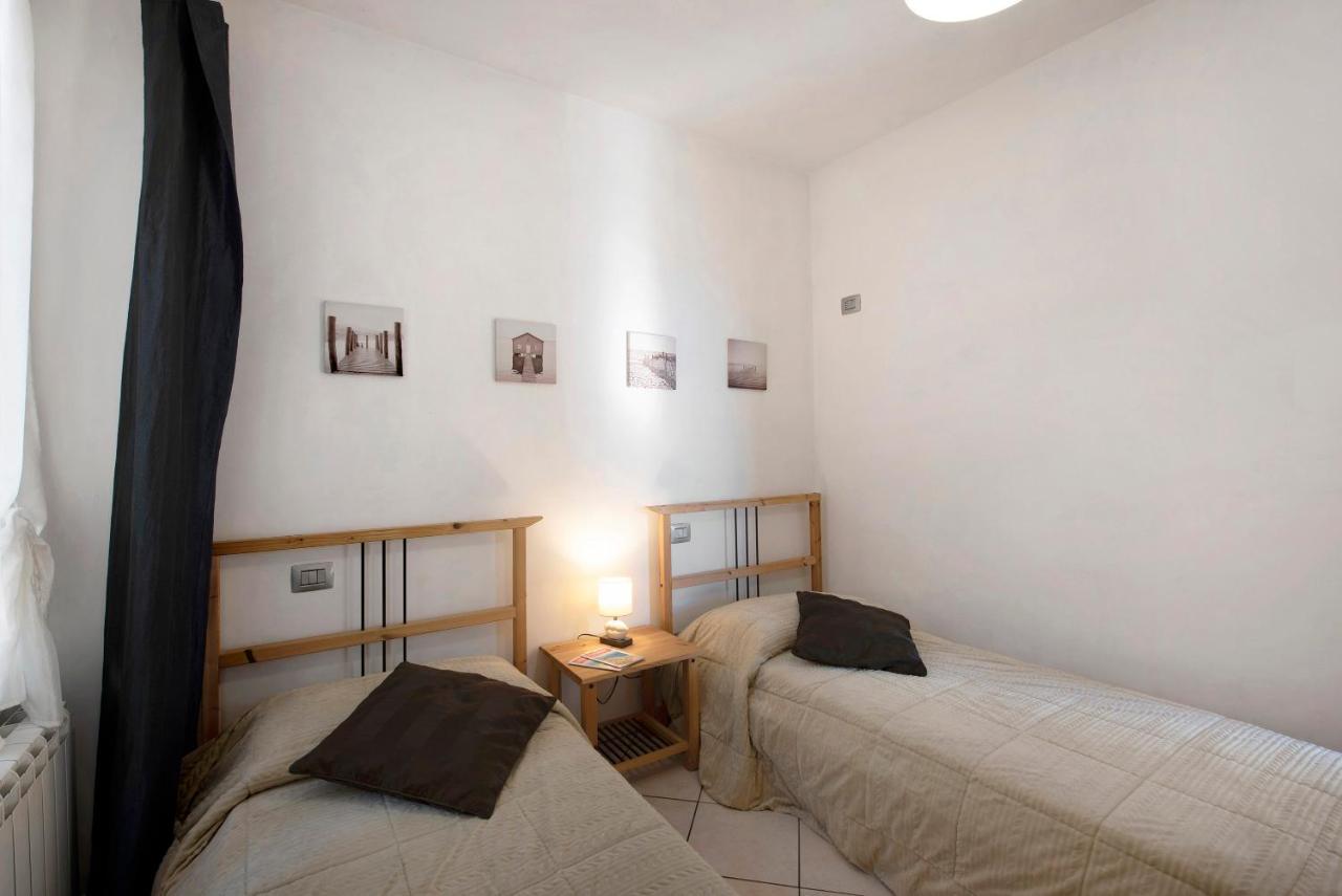 Trilocale In Villa Vista Mare Apt 3 瓦拉泽 外观 照片
